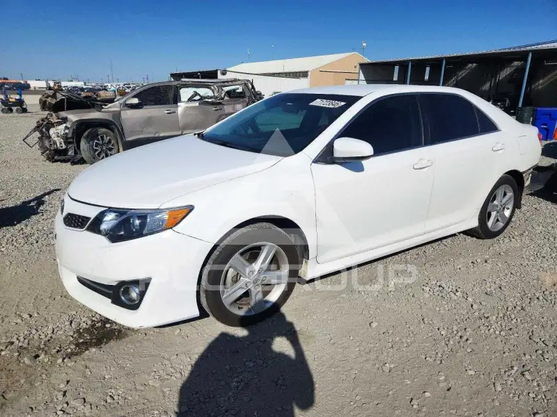 2014 Toyota CAMRY фото
