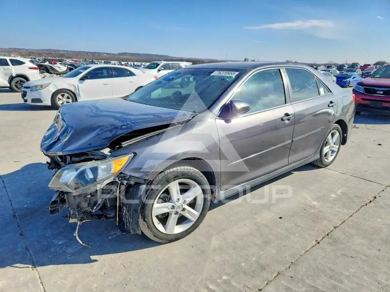 2014 Toyota CAMRY фото