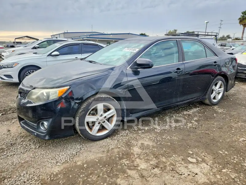 2014 Toyota CAMRY photo