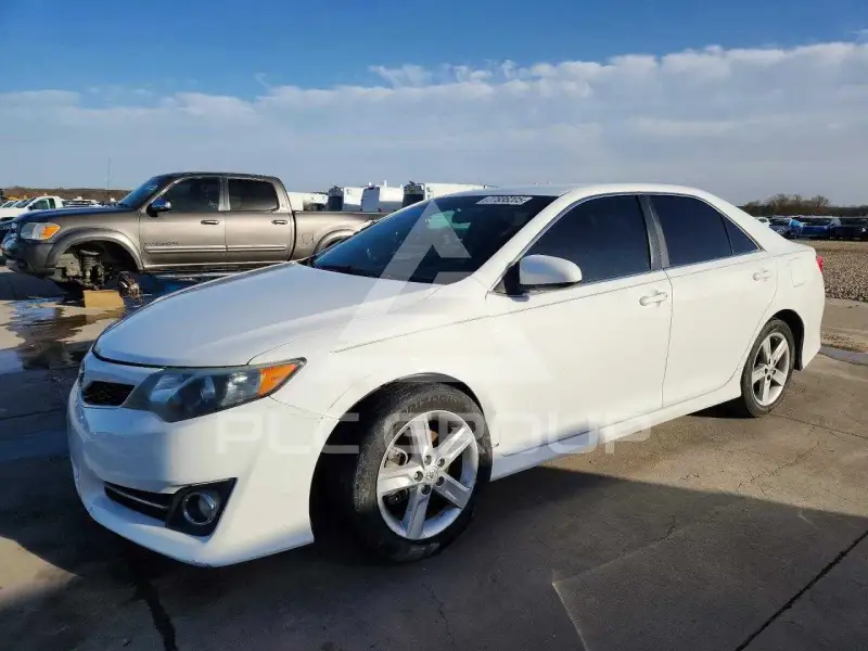 2014 Toyota CAMRY фото