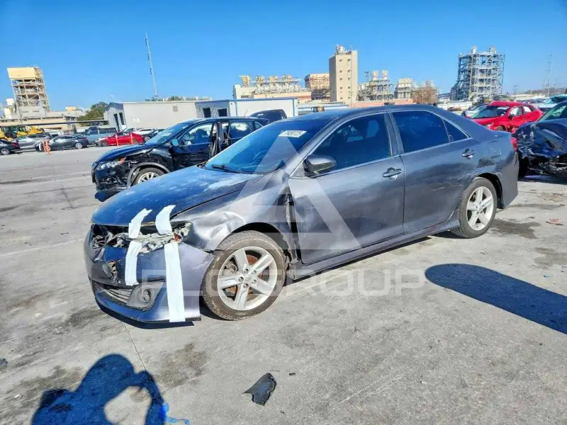 2014 Toyota CAMRY фото
