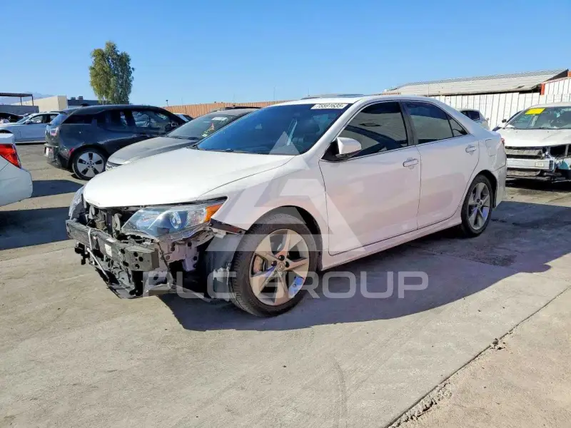 2014 Toyota CAMRY фото