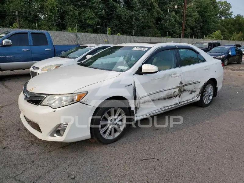 2014 Toyota CAMRY фото