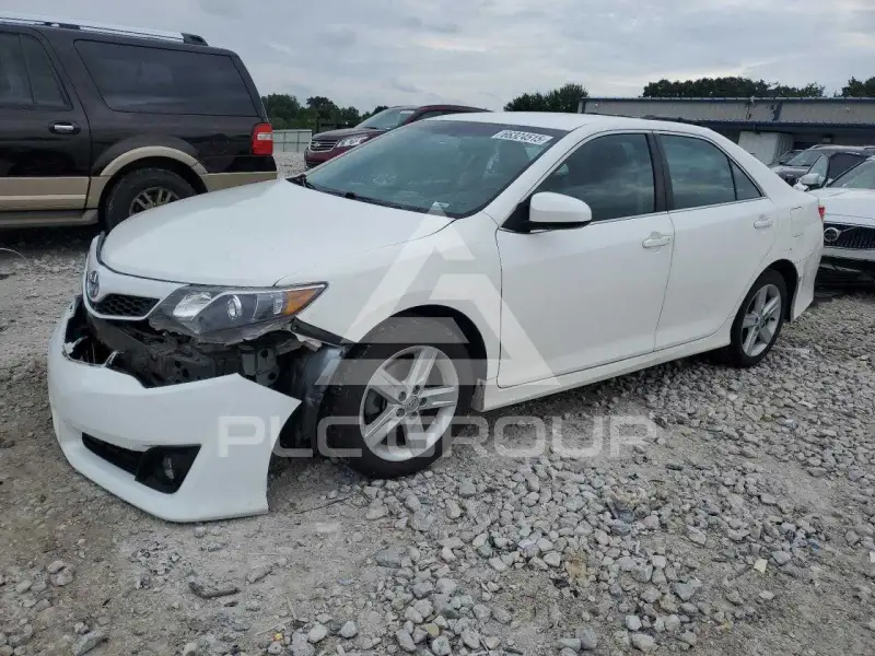 2014 Toyota CAMRY фото