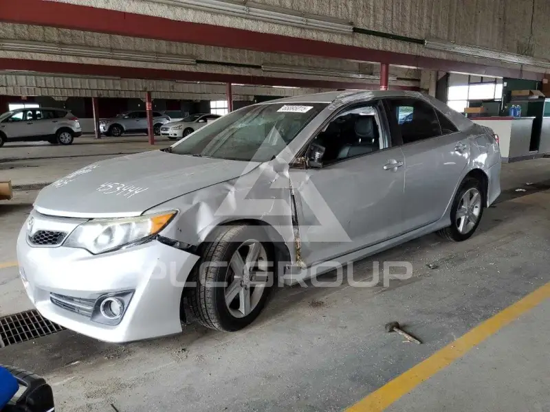 2014 Toyota CAMRY фото