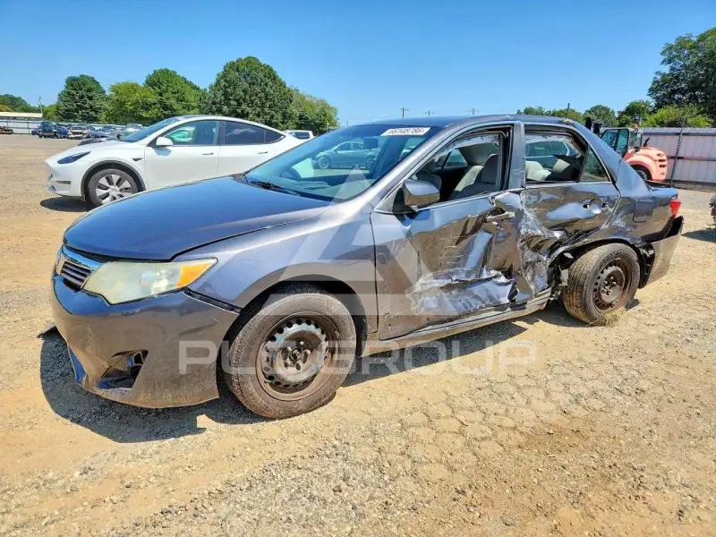 2014 Toyota CAMRY photo