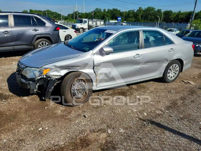 2014 Toyota CAMRY photo