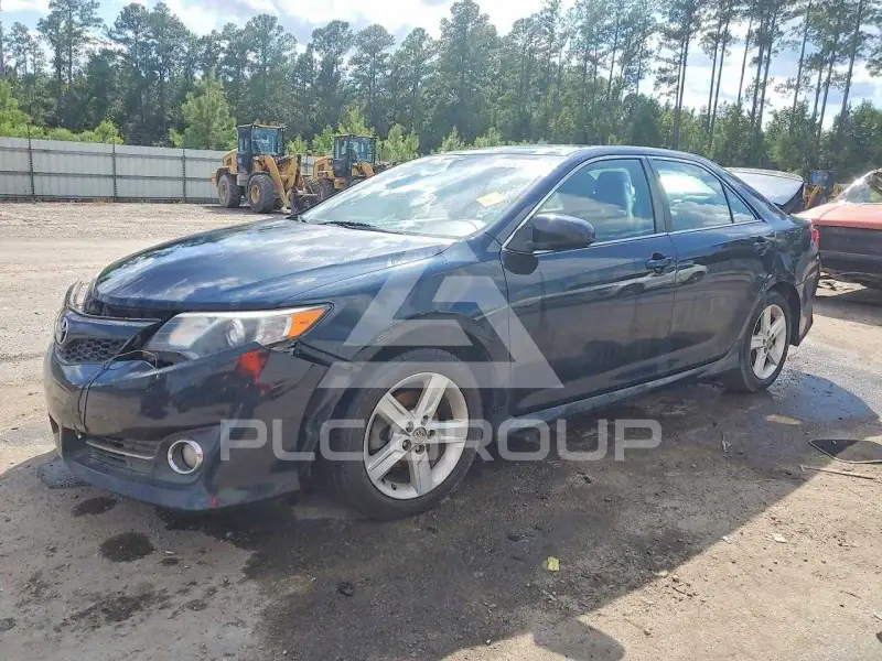 2014 Toyota CAMRY фото