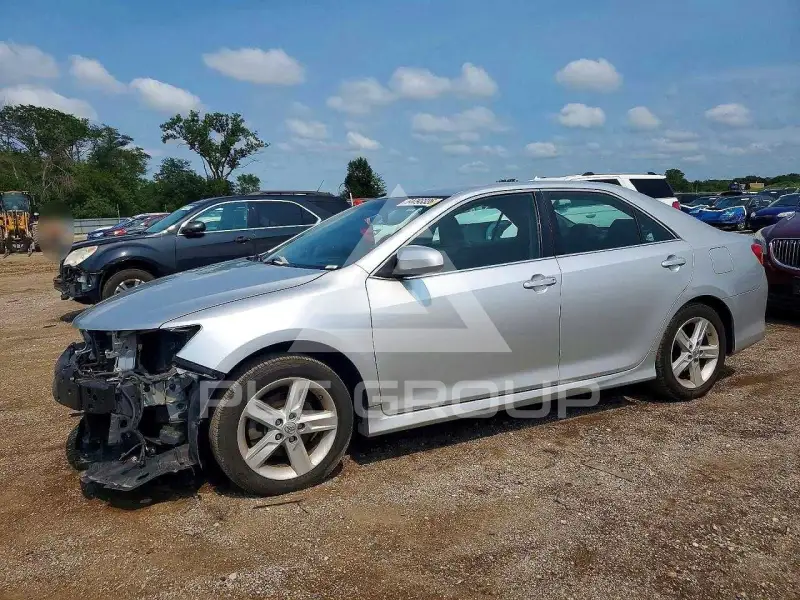 2014 Toyota CAMRY photo