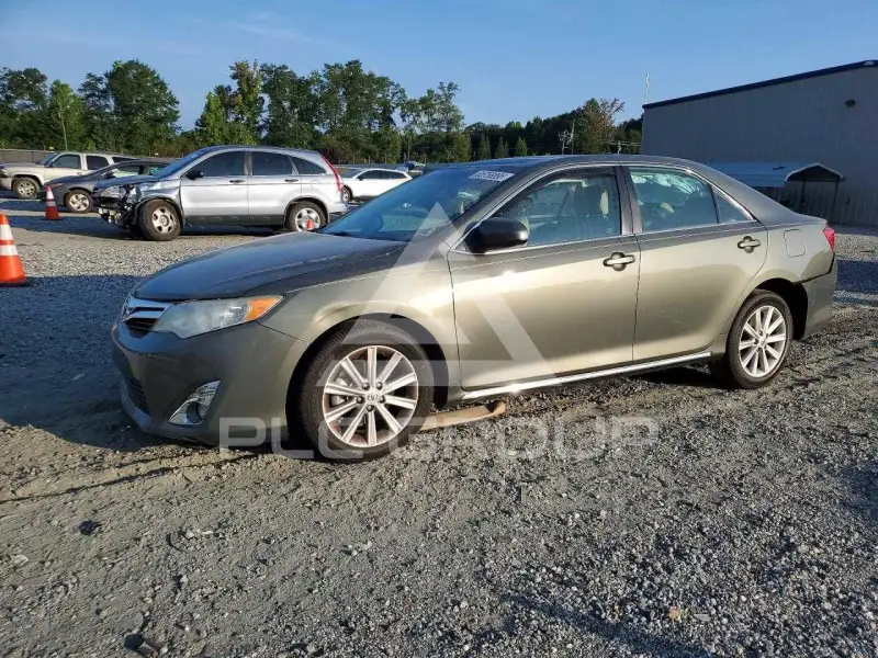 2014 Toyota CAMRY фото