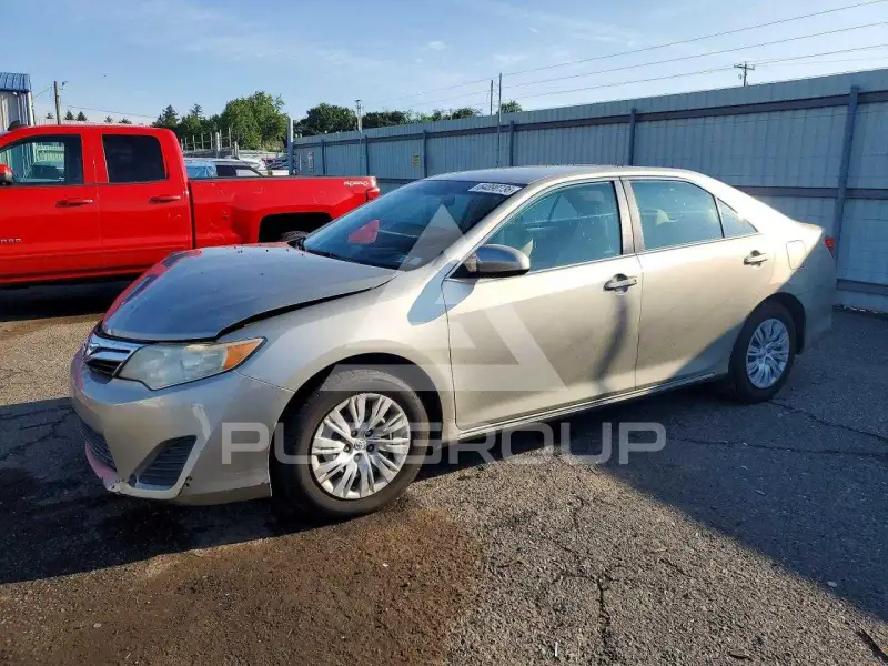 2014 Toyota CAMRY фото