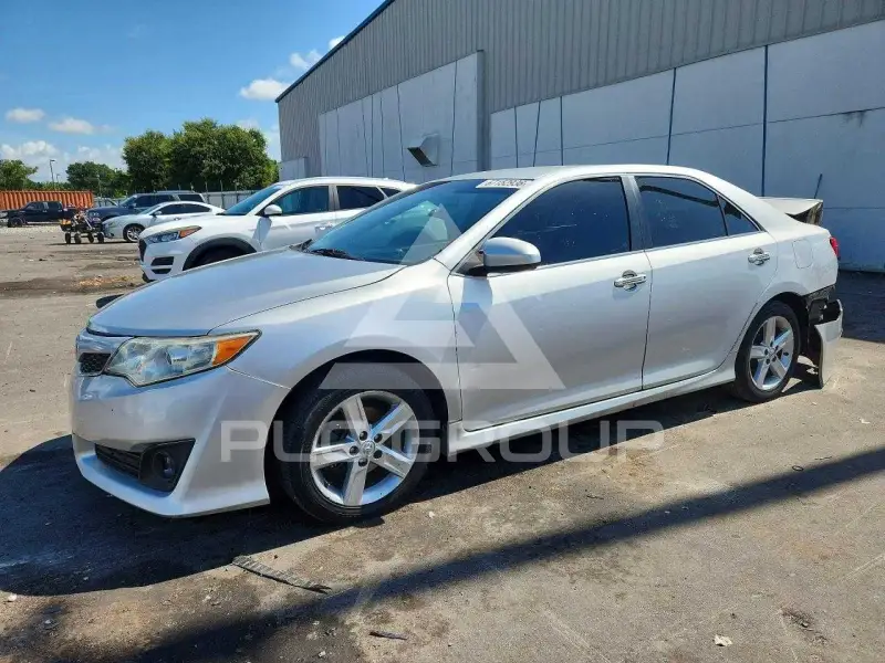 2014 Toyota CAMRY photo