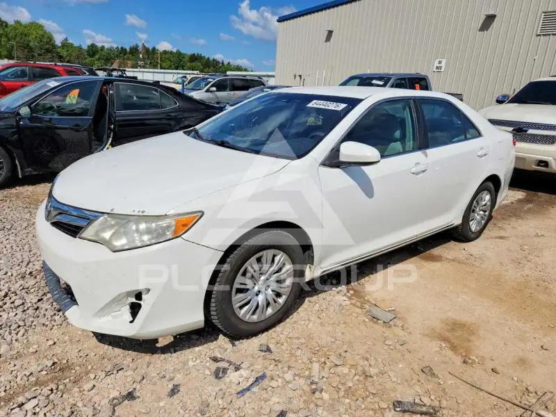 2014 Toyota CAMRY фото
