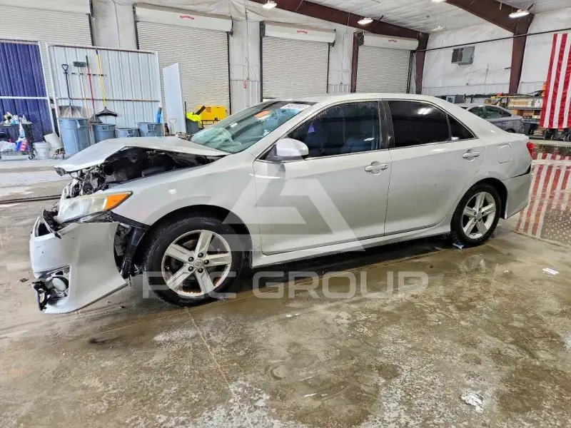 2014 Toyota CAMRY фото