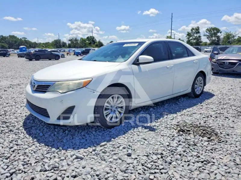 2014 Toyota CAMRY фото