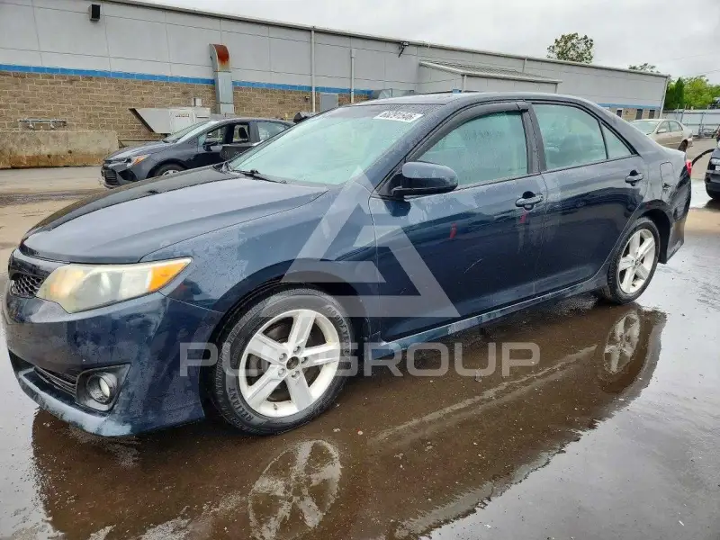 2014 Toyota CAMRY фото