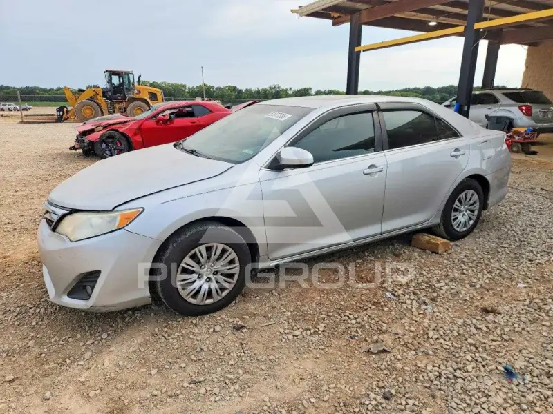 2014 Toyota CAMRY фото