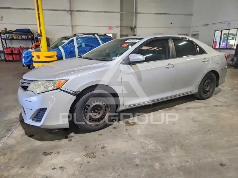 2014 Toyota CAMRY фото