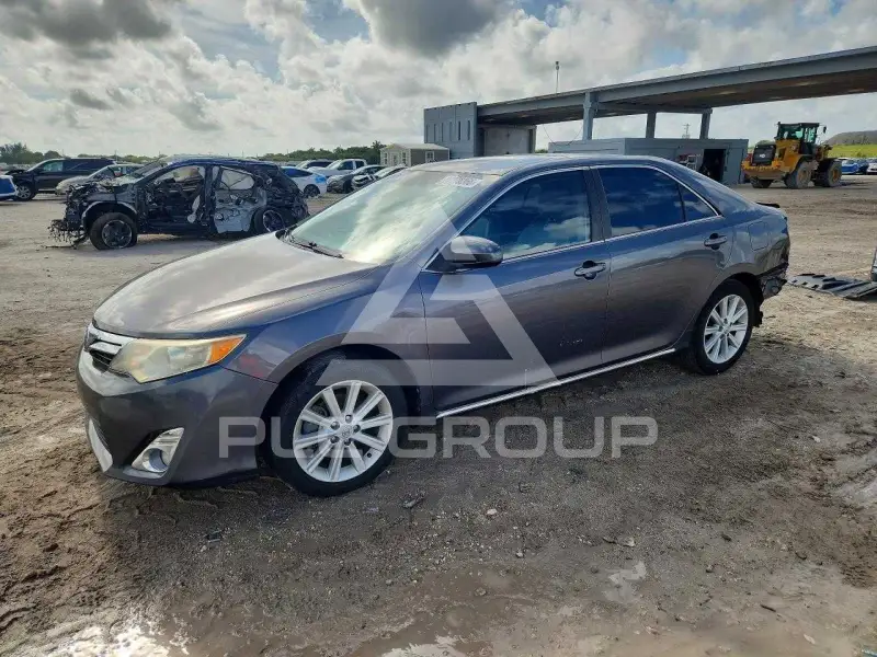 2014 Toyota CAMRY photo