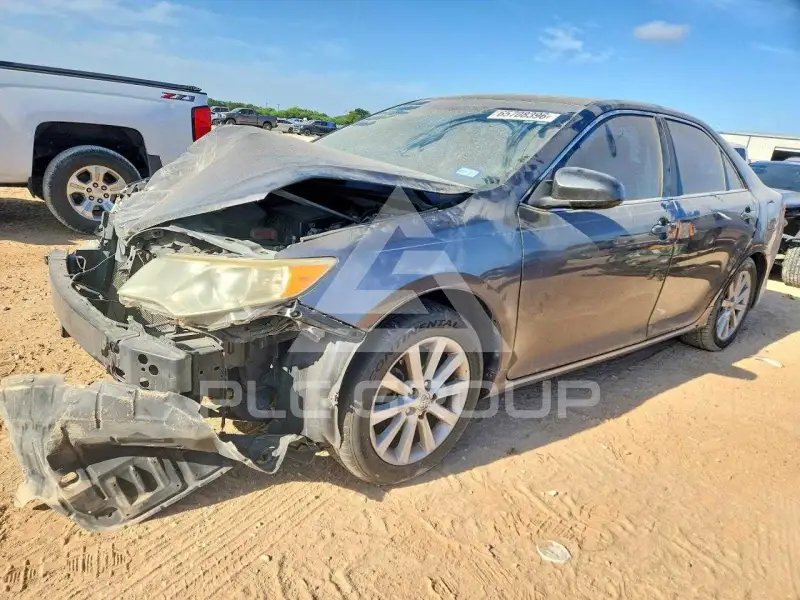 2014 Toyota CAMRY photo