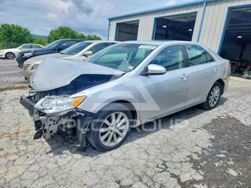2014 Toyota CAMRY фото