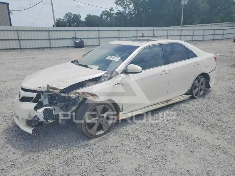 2014 Toyota CAMRY photo