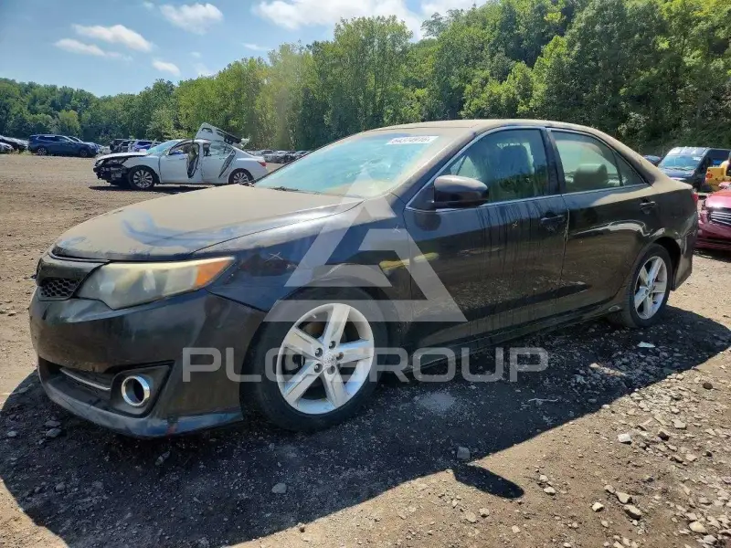 2014 Toyota CAMRY фото