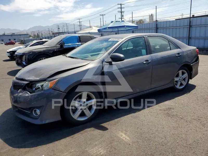2014 Toyota CAMRY фото