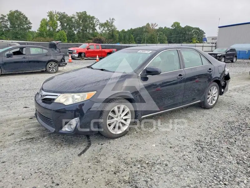 2014 Toyota CAMRY фото
