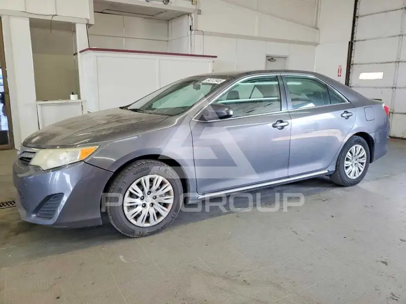 2014 Toyota CAMRY фото