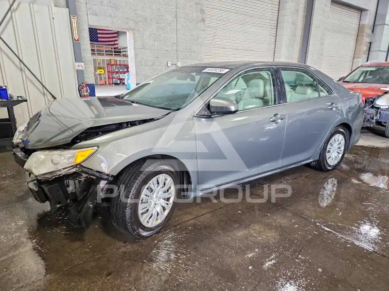 2014 Toyota CAMRY фото
