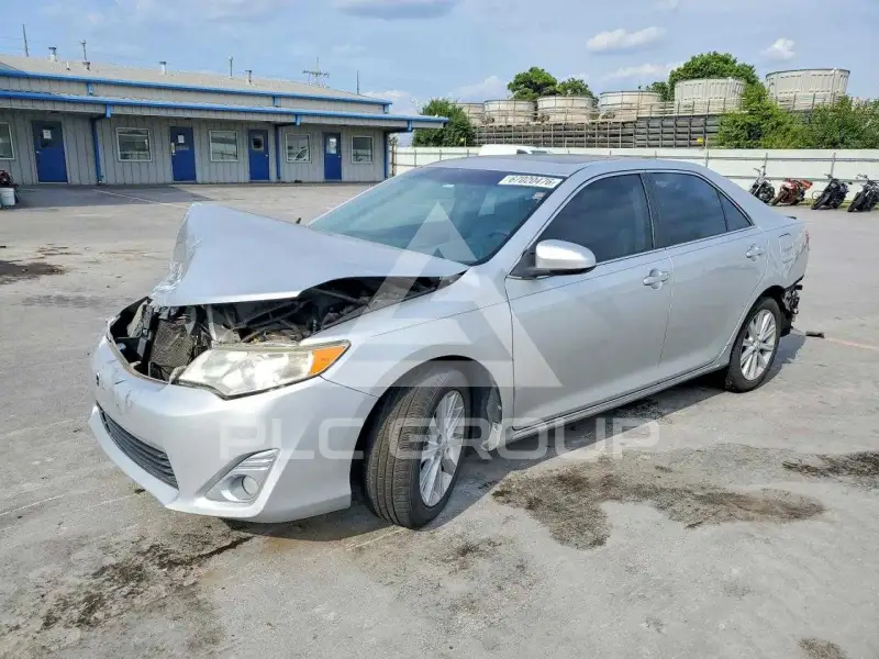 2014 Toyota CAMRY фото
