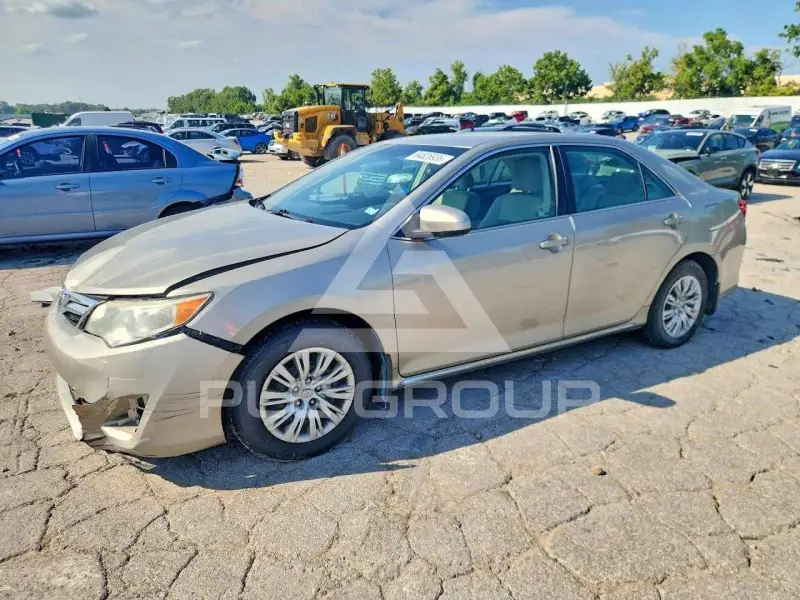 2014 Toyota CAMRY фото
