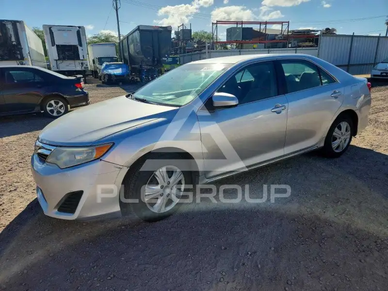 2014 Toyota CAMRY фото