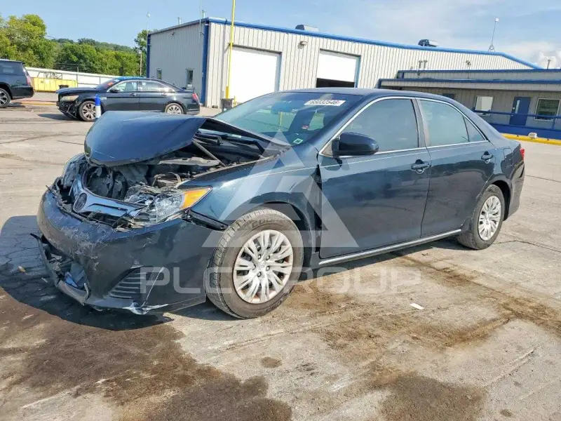 2014 Toyota CAMRY фото