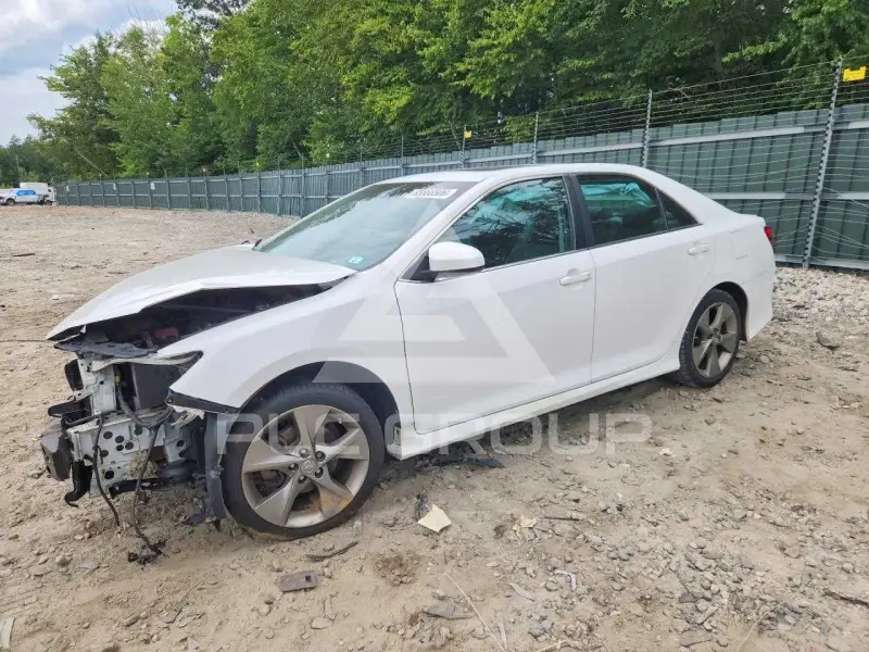 2014 Toyota CAMRY photo
