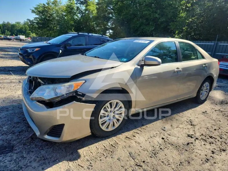 2014 Toyota CAMRY фото