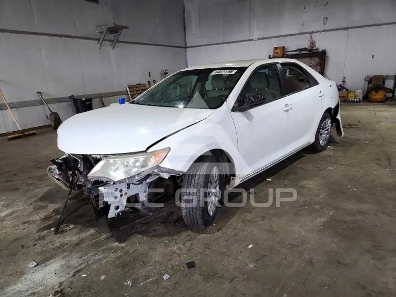 2014 Toyota CAMRY фото
