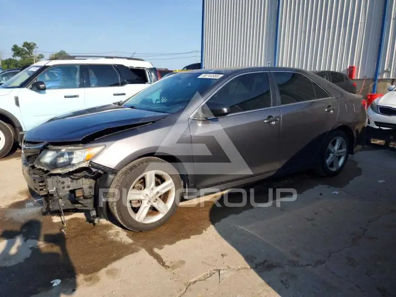 2014 Toyota CAMRY фото