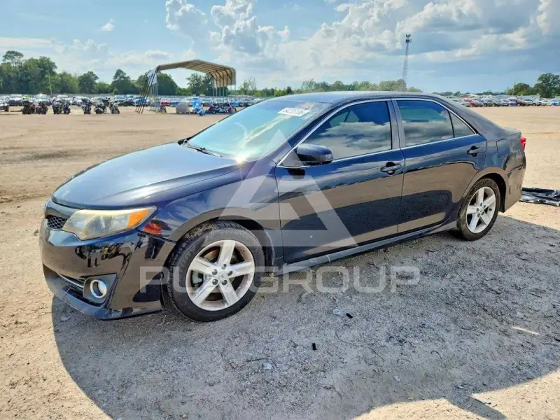 2014 Toyota CAMRY фото