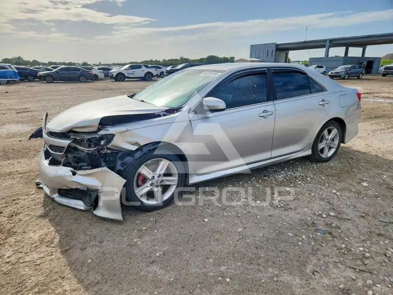 2014 Toyota CAMRY фото