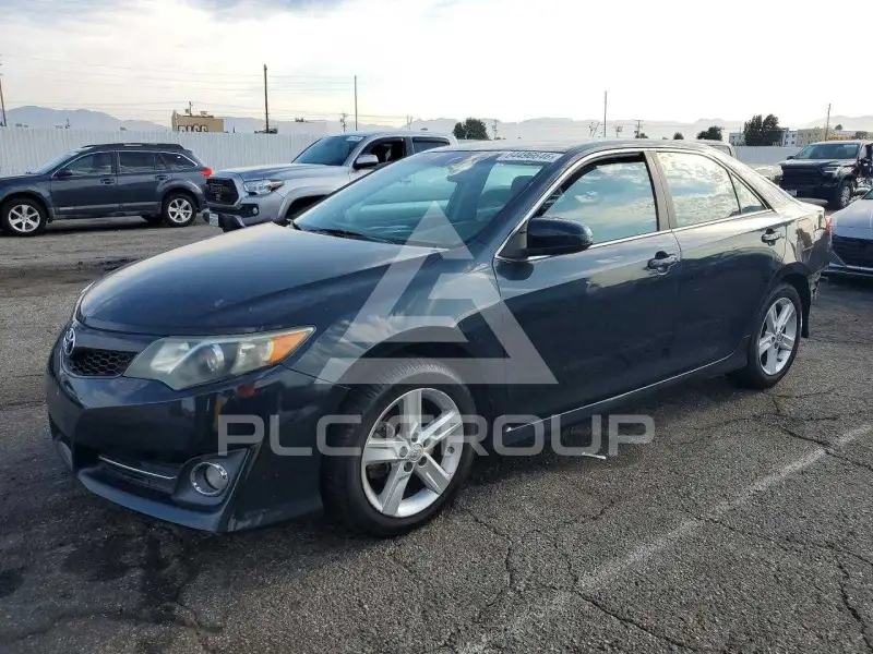 2014 Toyota CAMRY фото