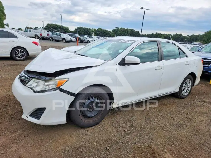 2014 Toyota CAMRY photo