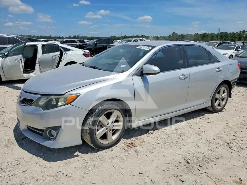 2014 Toyota CAMRY фото