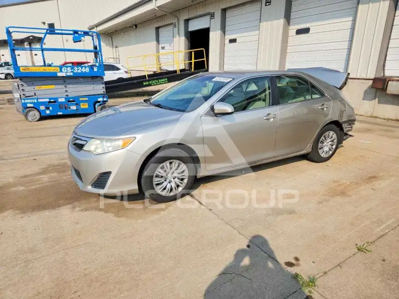 2014 Toyota CAMRY фото