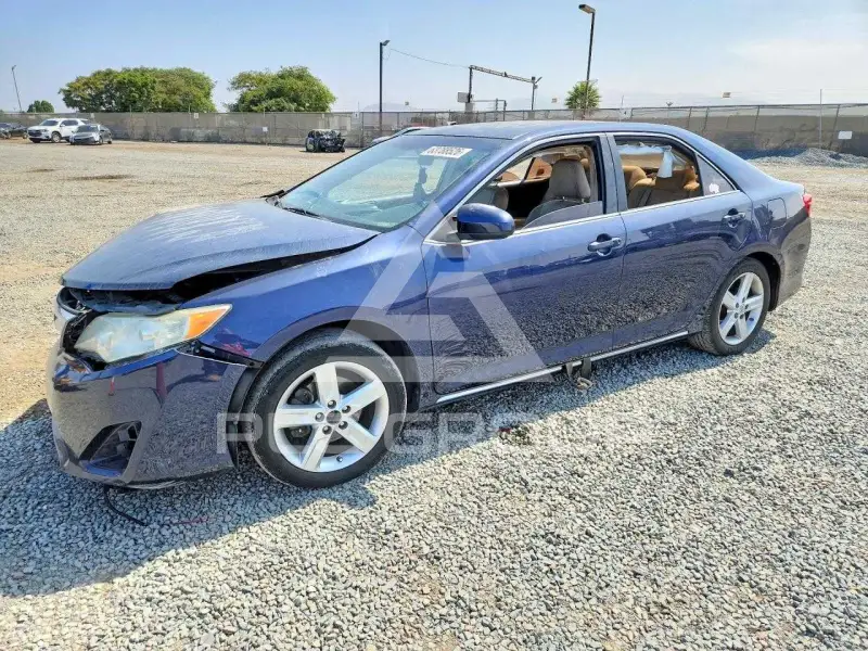 2014 Toyota CAMRY фото