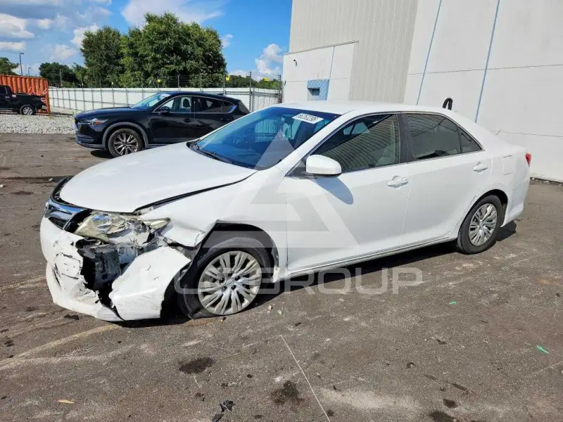 2014 Toyota CAMRY фото