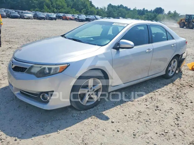 2014 Toyota CAMRY фото