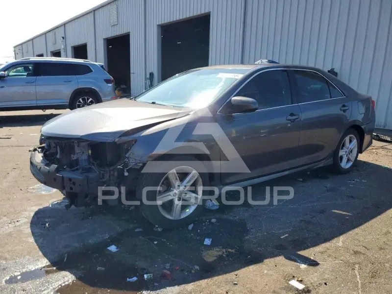 2014 Toyota CAMRY фото