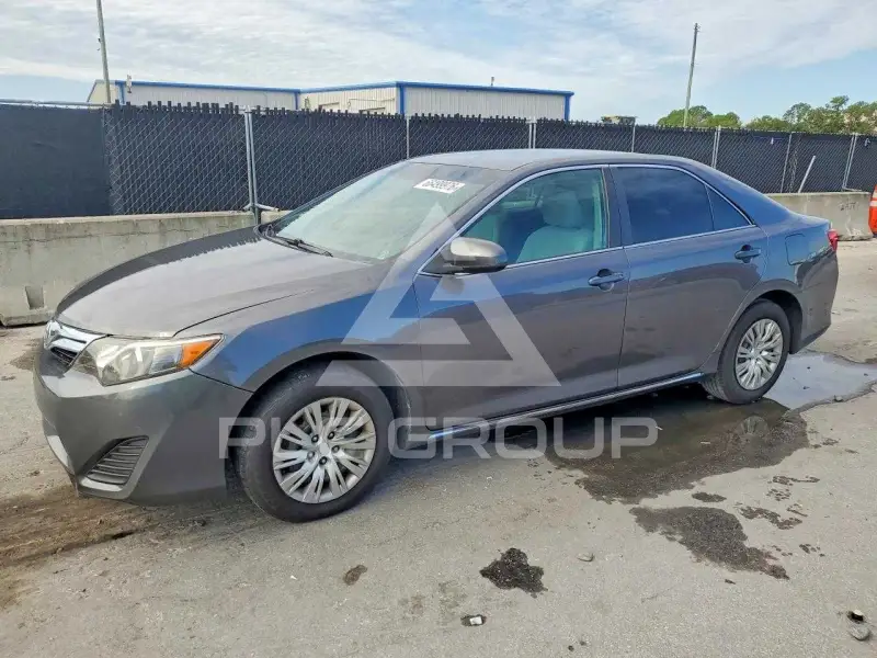 2014 Toyota CAMRY фото